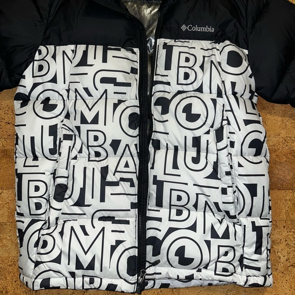 Brand New Columbia Jacket. Really cool design. - Picture 1 of 6